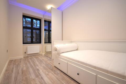 3 bedroom flat to rent, Greystoke Lodge, London, W5 1EW