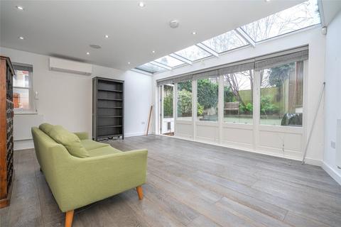 19b Ribblesdale Road, London, N8 7EP