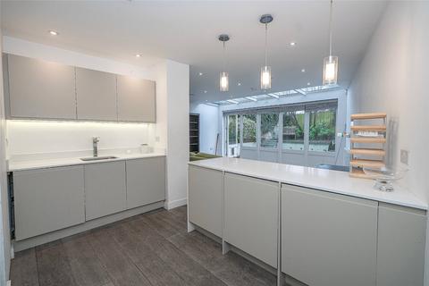 19b Ribblesdale Road, London, N8 7EP