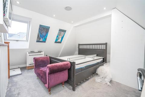 19b Ribblesdale Road, London, N8 7EP
