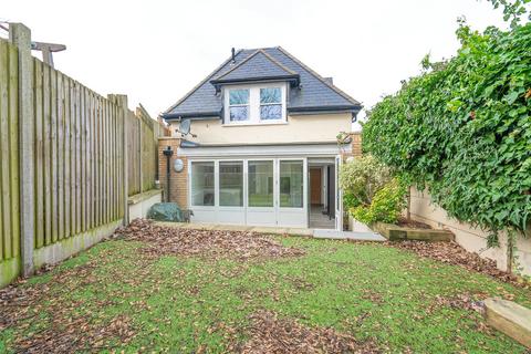 19b Ribblesdale Road, London, N8 7EP