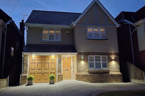 5 bedroom detached house for sale, White House Chase, Rayleigh, SS6