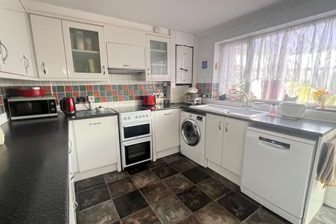 2 bedroom semi-detached house for sale, Rochford Way, Walton on the Naze, CO14