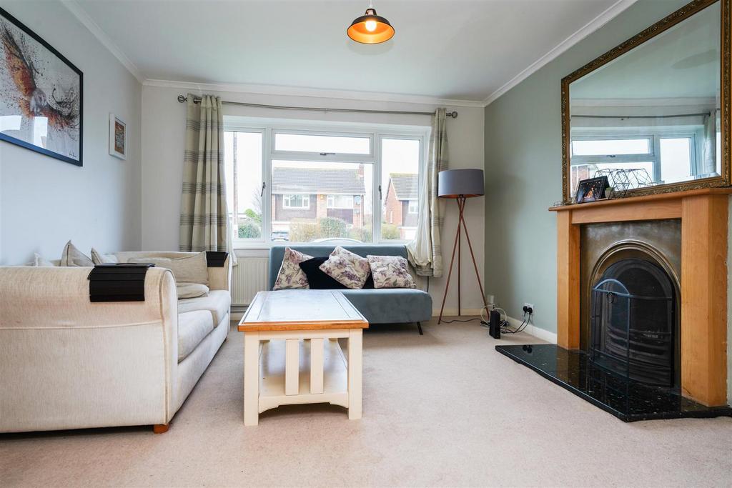 Sudbrook Way, Gloucester 3 bed detached house for sale £340,000