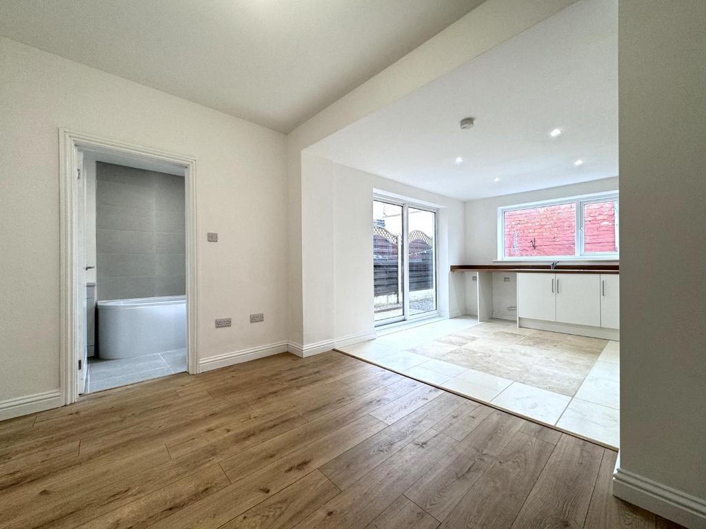 Dining area into kitchen