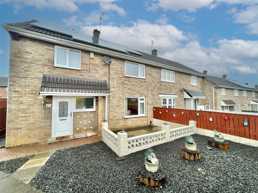 Burnbank, Leam Lane, Gateshead, NE10 4 bed semidetached house £150,000