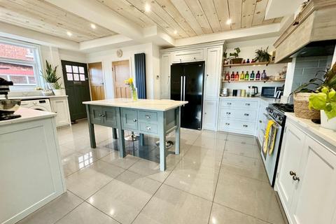 9 Stokesley Road, Nunthorpe, Middlesbrough, TS7 0NB