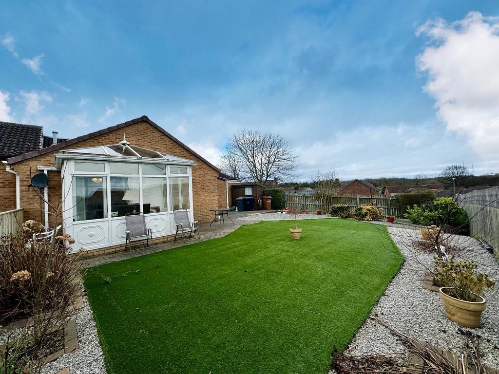 Beechers Grove, Newton Aycliffe 2 bed semidetached bungalow for sale