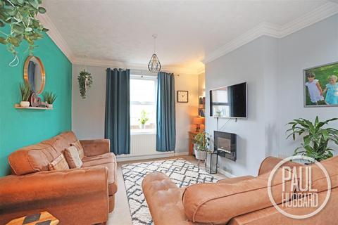 3 bedroom end of terrace house for sale, Park Road, Lowestoft, NR32