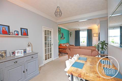 3 bedroom end of terrace house for sale, Park Road, Lowestoft, NR32