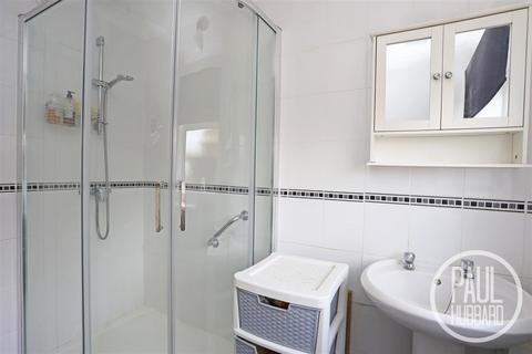 2 Cunningham Way, Lowestoft, NR33 7DD