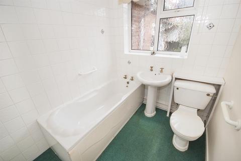 2 Bodiam Road, Greenmount, Bury, BL8 4DW