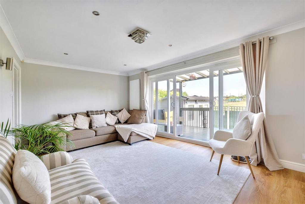 Lounge/Sitting Room