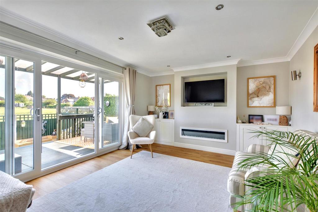 Lounge/Sitting Room