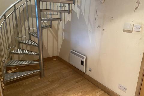 1 bedroom flat for sale - Independent House, Heckmondwike WF16