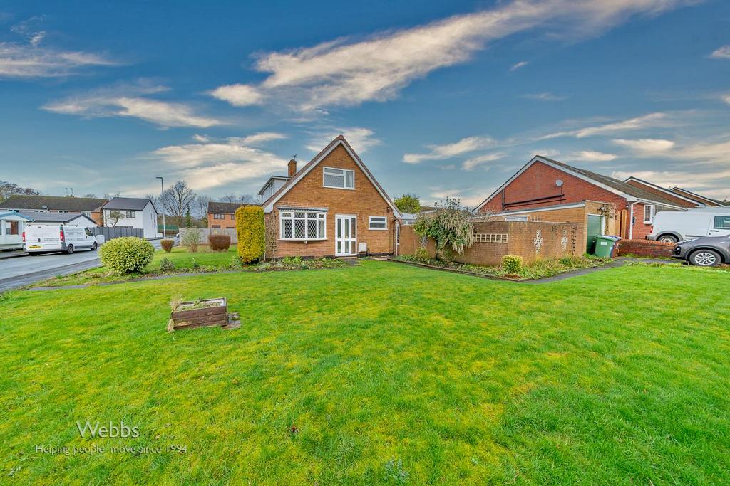 Stag Crescent, Norton Canes, Cannock... 3 bed semidetached bungalow