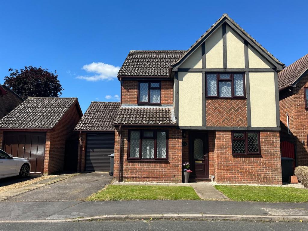 Bridewell Close, Mildenhall IP28 4 bed detached house to rent £1,440 pcm (£332 pw)