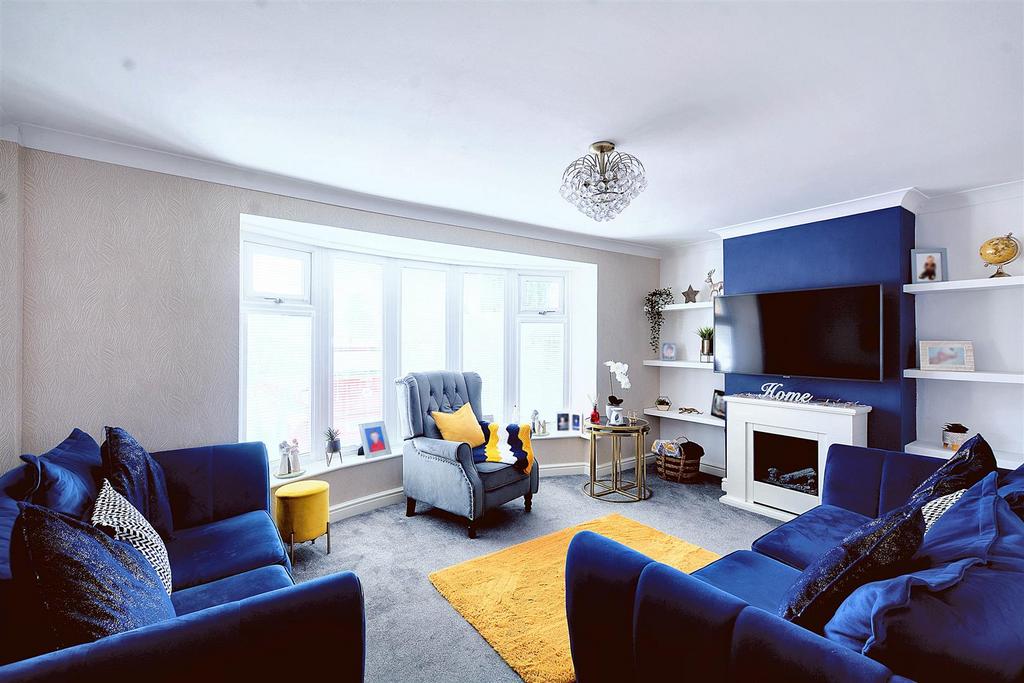 Lounge/Sitting Room