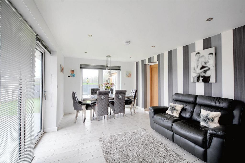 Dining/Living Kitchen
