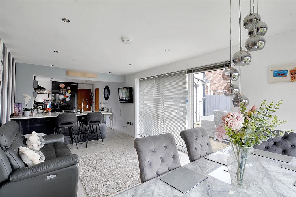 Dining/Living Kitchen