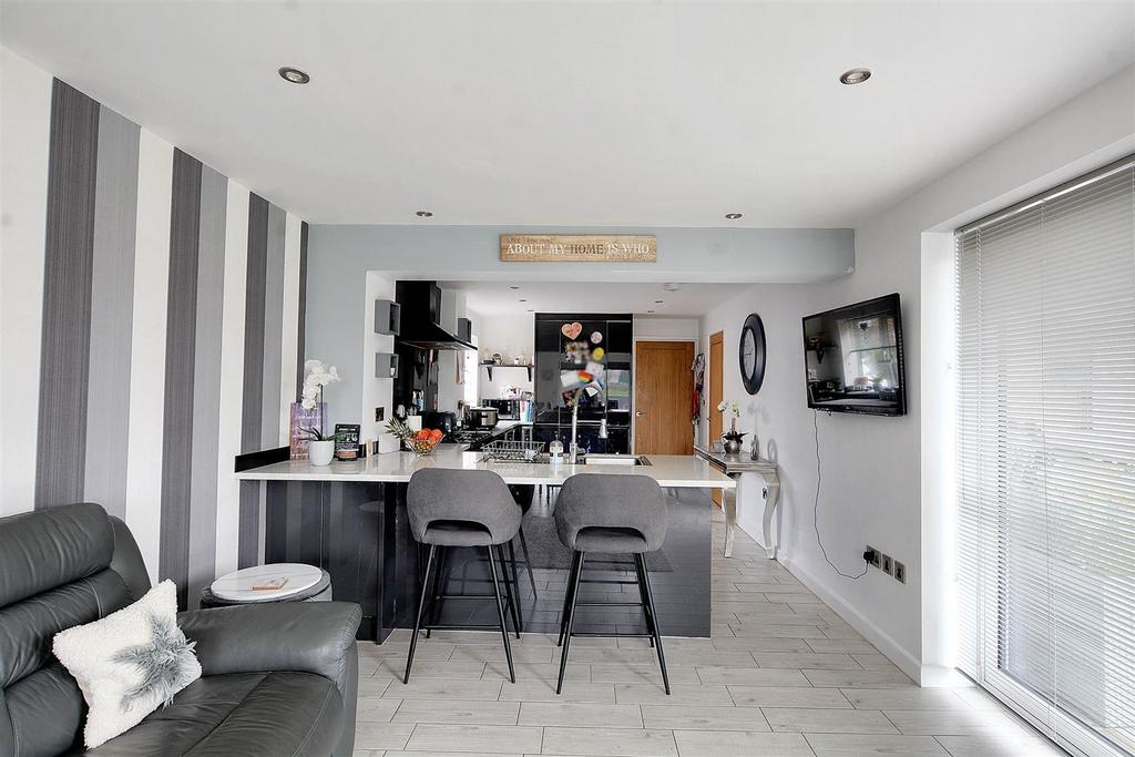 Dining/Living Kitchen