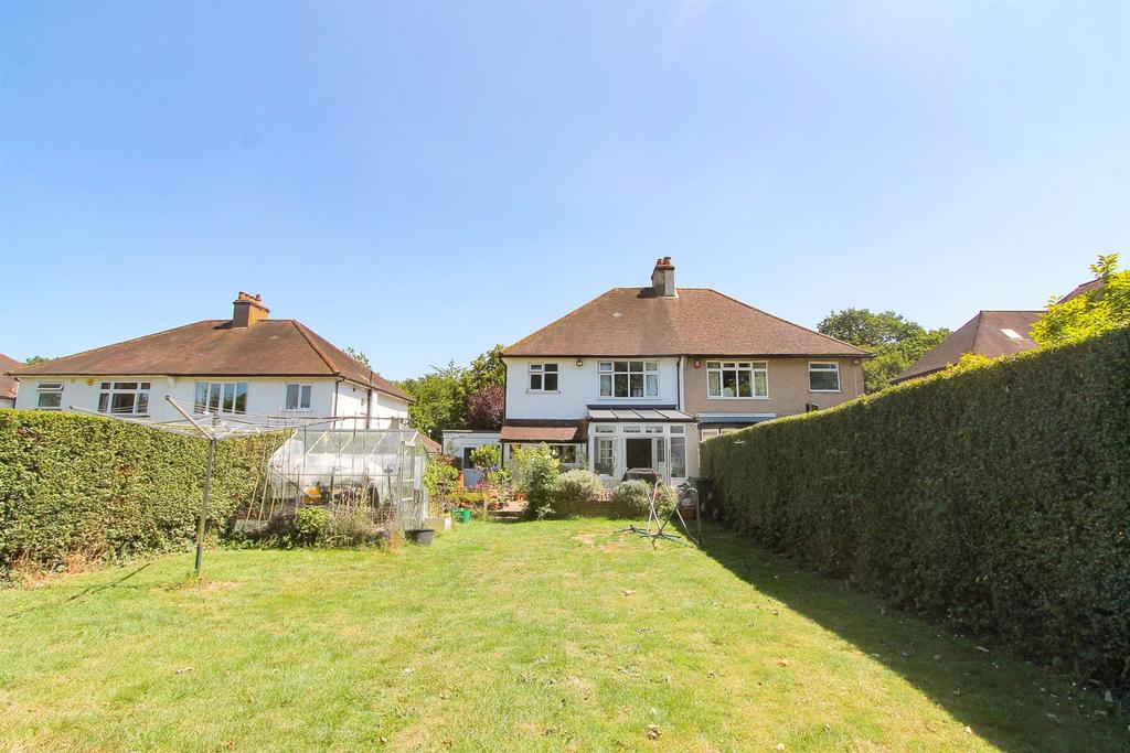 Foresters Drive, Wallington SM6 3 bed semidetached house for sale £695,000