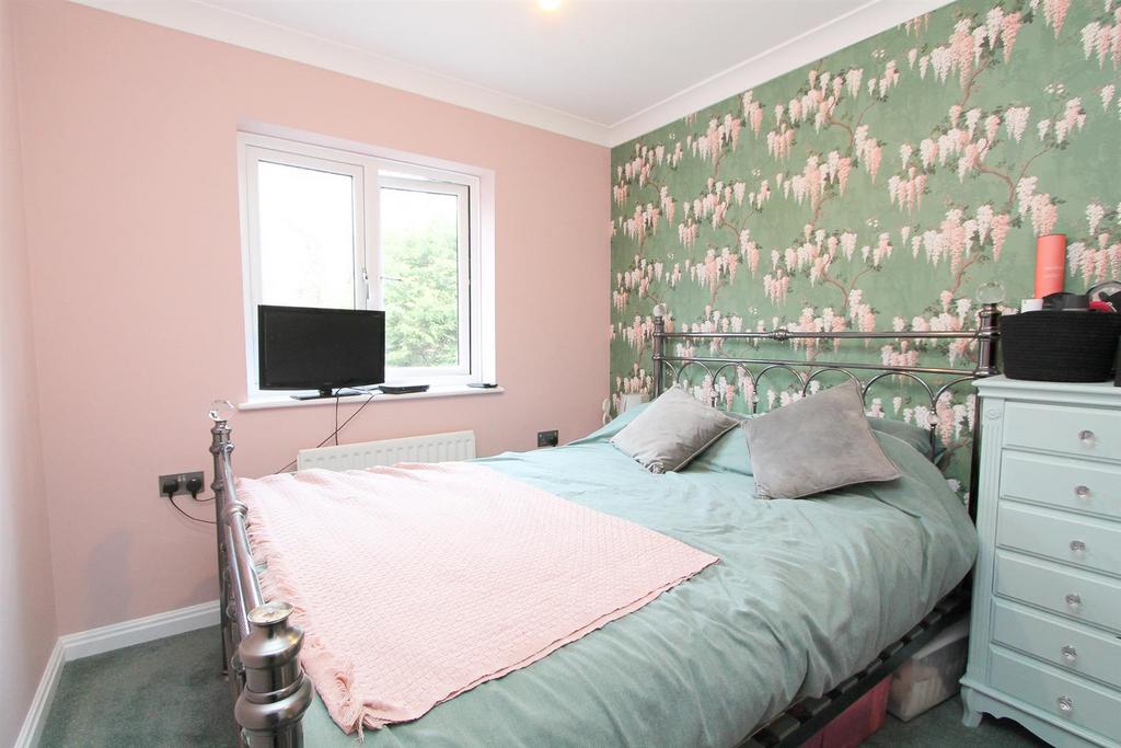 Bed 2.jpg