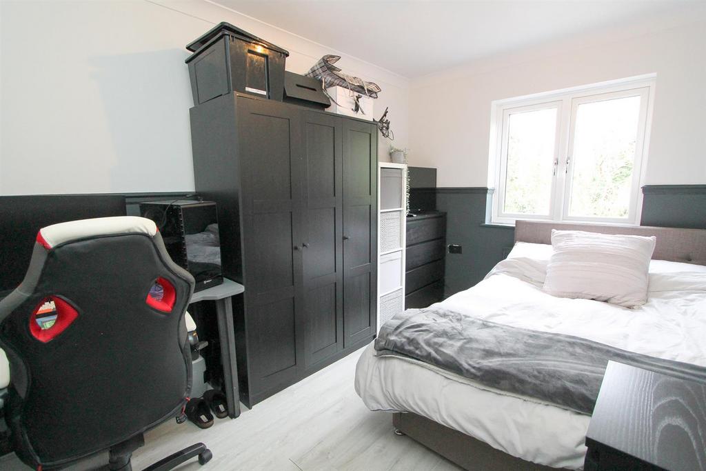 Bed 3.jpg