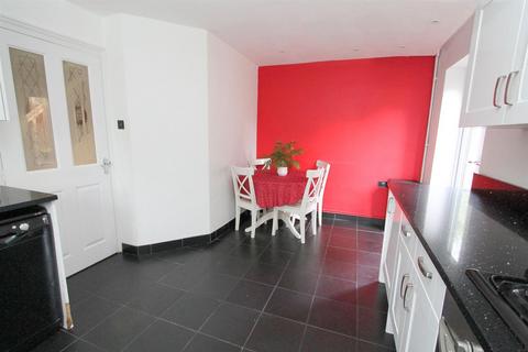 8 Paston Close, Wallington, SM6 7ED