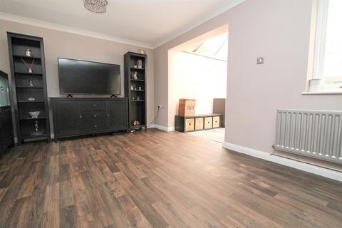 8 Paston Close, Wallington, SM6 7ED