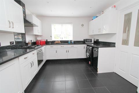 8 Paston Close, Wallington, SM6 7ED