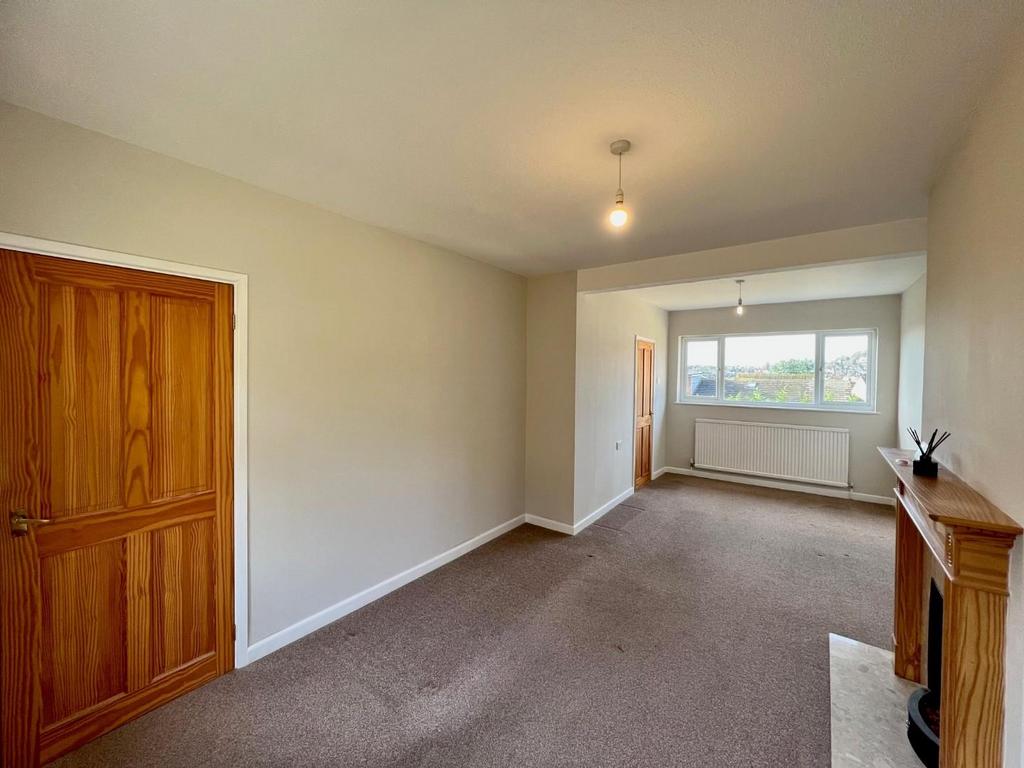 Living room 2.jpg