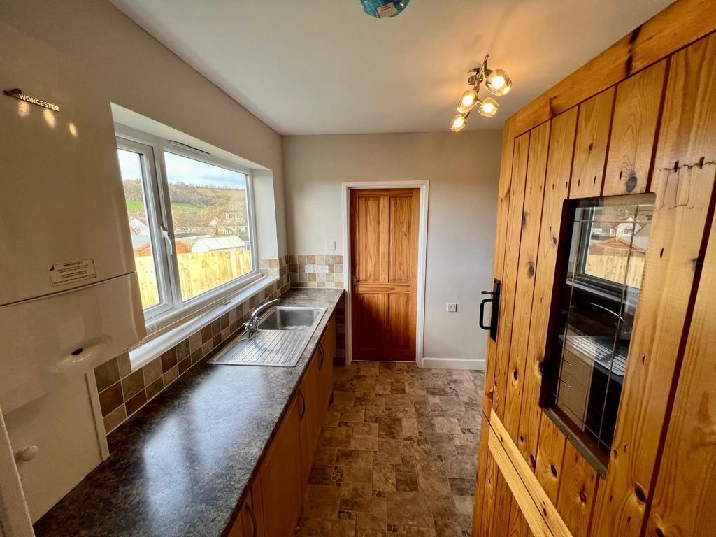 Kitchen 3.jpg