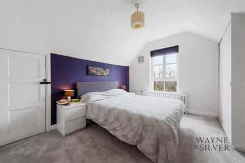 2 bedroom apartment to rent - Mapesbury Road, Willesden, NW5