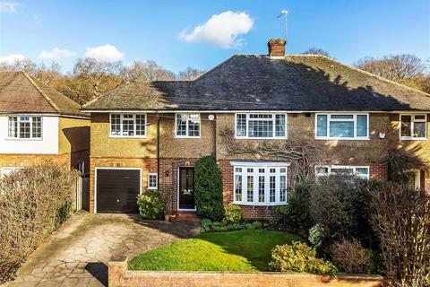 136 Overdale, Ashtead, KT21 1PX
