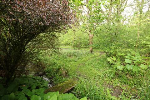 136 Overdale, Ashtead, KT21 1PX