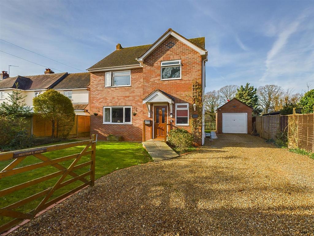 Worcester Road, Hanley Swan, Worcester 3 bed detached house for sale £530,000