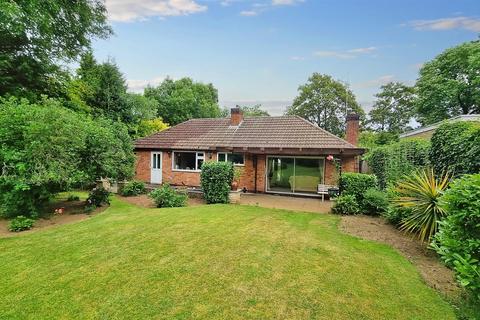 2 bedroom detached bungalow for sale, The Oval, Oadby