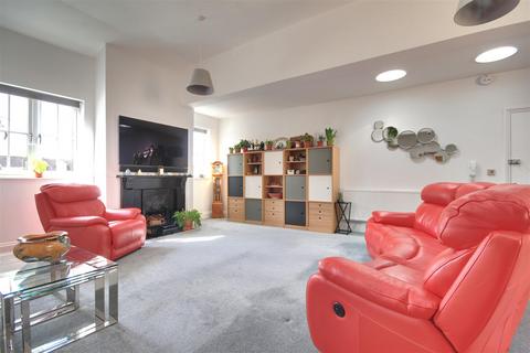 2 bedroom apartment for sale, Crown Yard, East Street, St. Ives