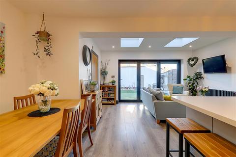 7 Slindon Road, Worthing, BN14 9LJ