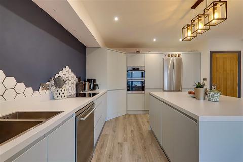 7 Slindon Road, Worthing, BN14 9LJ
