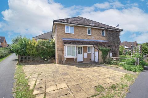 40 Bure Close, St Ives, PE27 3FE