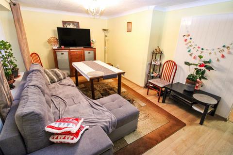 4 Bentley Walk, Corby, NN18 0PG