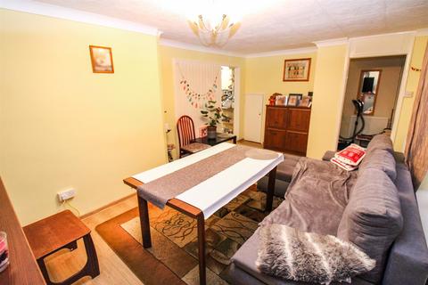 4 Bentley Walk, Corby, NN18 0PG