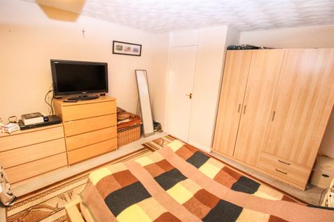 4 Bentley Walk, Corby, NN18 0PG