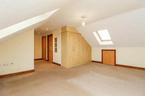 2 bedroom apartment for sale, Church Gardens, Wakefield WF4