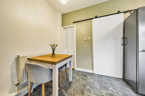 146 Broadway, Horsforth, Leeds, LS18 4HQ