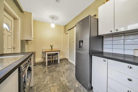 146 Broadway, Horsforth, Leeds, LS18 4HQ