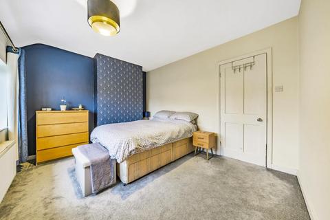 146 Broadway, Horsforth, Leeds, LS18 4HQ