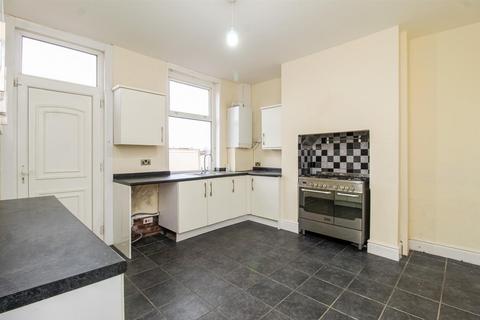 2 bedroom terraced house for sale - Aberford Road, Wakefield WF3